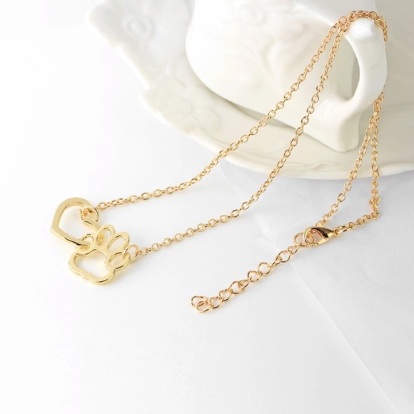 Jewelry - Gold Tone Paw Necklace